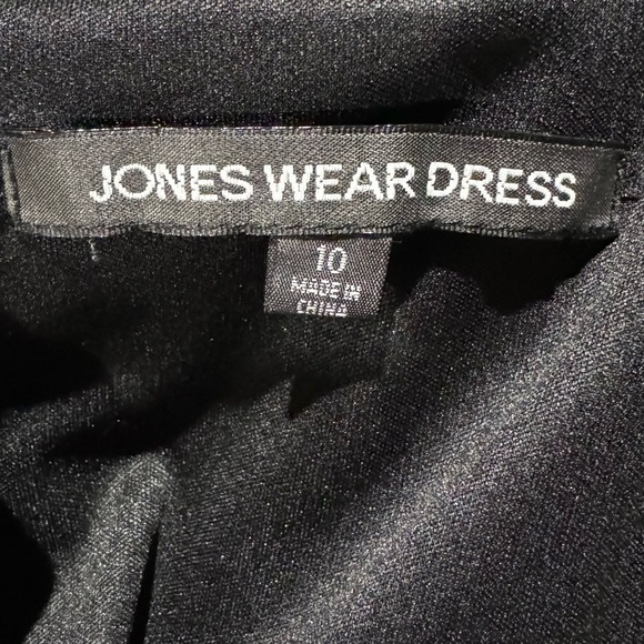 Jones Wear EUC Black Ruched Halter Fit & Flare Dress Stretch Evening Cocktail 10 - Picture 7 of 12